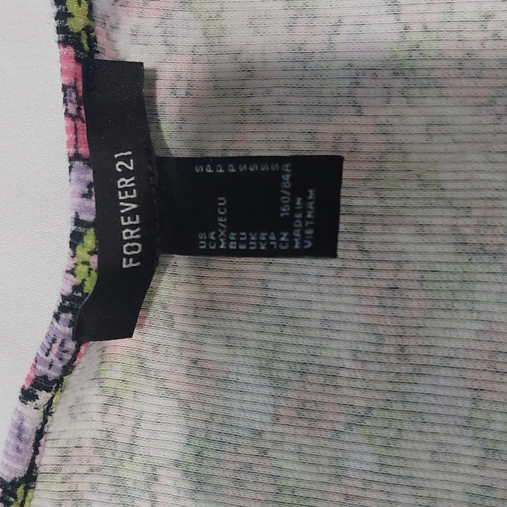 Forever 21 Multicolor Floral Crop Top.New With Tags .Size S - Picture 2 of 7